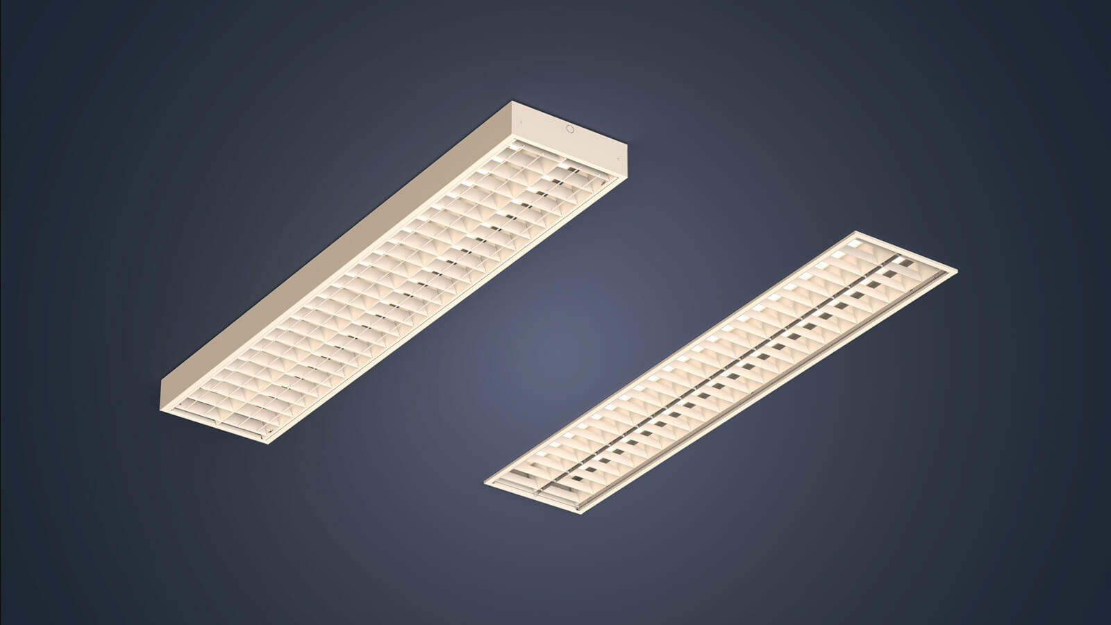 Das Bild zeigt zwei rechteckige Deckenleuchten mit Rasteroptik in unterschiedlicher Breite. Sie sind an einer dunkelblauen Decke montiert und leuchten in einem warmen Weißton.