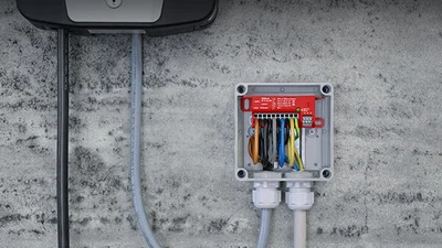 Die Technik in einem Netzanschaltkasten für die Elektromobilität