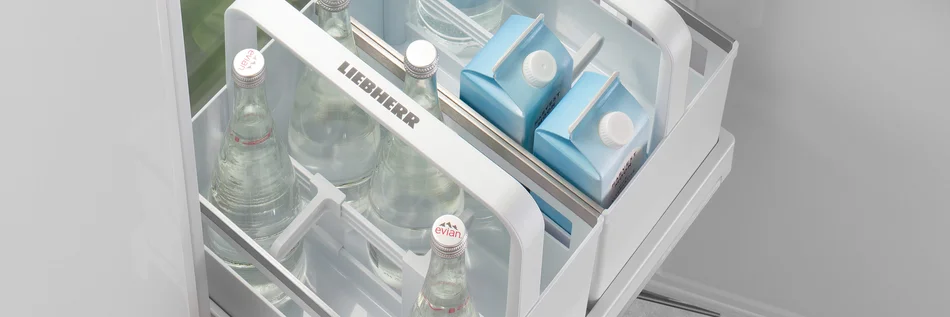 Flascheneinsatz in der Farbe Weiß für den Kühlschrank.