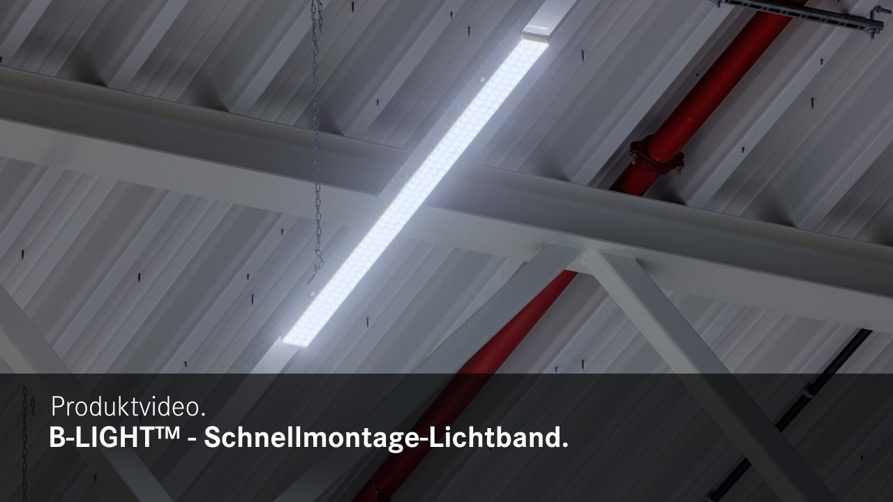 Lichtband an einer Hallendecke