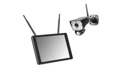 Das Bild zeigt eine schwarze Überwachungskamera mit Funkantenne und ein passendes Display zur drahtlosen Bildübertragung.