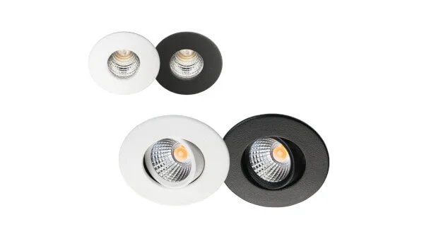 4 verschiedene Nano Strahler in verschiedenen Farben von SG Leuchten vor weißem Hintergrund.