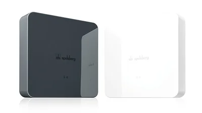 Das Bild zeigt das einzelne Produkt eine Art Connect Box.