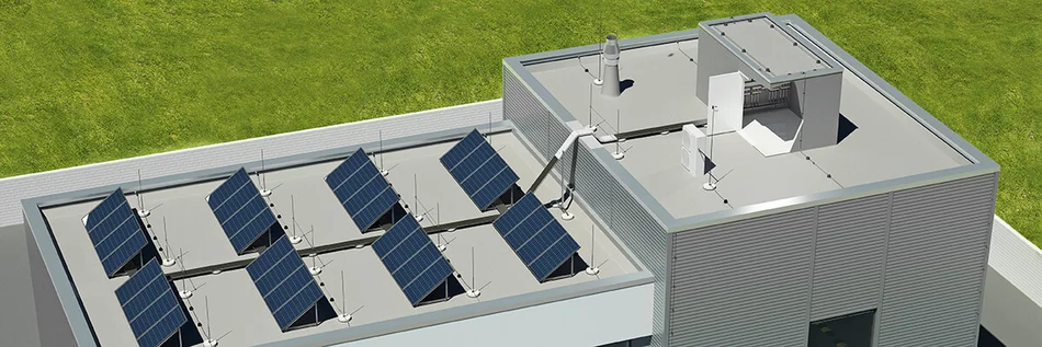 Photovoltaik Blitzschutzanlage von OBO Bettermann auf einem Flachdach eines mehrstöckigen Gebäudes im Freien.