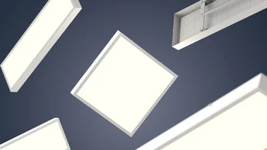 Mehrere quadratische und rechteckige LED-Panels sind vor einem dunkelblauen Hintergrund aus unterschiedlichen Perspektiven dargestellt.
