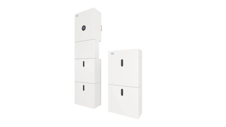 Das Bild zeigt zwei weiße, rechteckige Geräteeinheiten mit jeweils mehreren Segmenten, die nebeneinander auf weißem Hintergrund stehen.