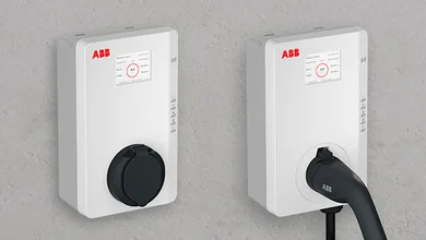 Das Bild zeigt die Terra AC Wallbox mit und ohne Ladestecker.