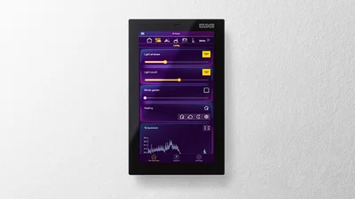 Display auf dem verschiedene smarte Einstellungen und Funktionen zu sehen sind.
