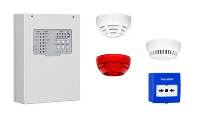 Das Bild zeigt eine Zusammenstellung von Rauchmelder, Gasmelder, Handmelder, Brandwarnzentrale und Warnlicht vor weißem Hintergrund 