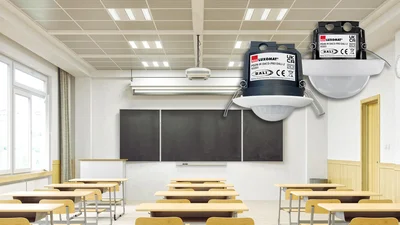 DALI-2-Leuchtenlösung für energieeffiziente Beleuchtung in einem Klassenzimmer.